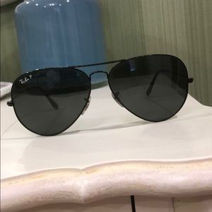 Black aviator ray bans